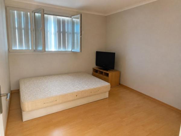 Appartement lumineux au dernier étage à Allonnes (72) – 2 chambres, balcon, cave