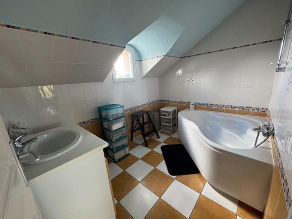 Vente Maison contemporaine, 4 chambres, et 4000m² de terrain - Campagne Pledeliac