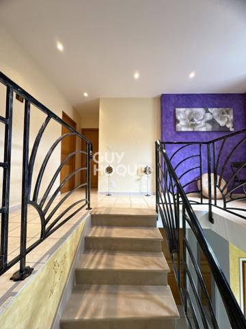 LAVANNES - EXCLUSIVITE - A VENDRE - Maison de type 6 avec jardin et garage double