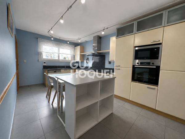 LAVANNES - EXCLUSIVITE - A VENDRE - Maison de type 6 avec jardin et garage double