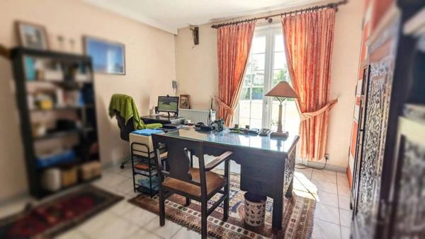 Maison familiale de caractère avec parc arboré de 4 900 m², dépendances et pigeonnier – secteur Artigues à Foulayronnes