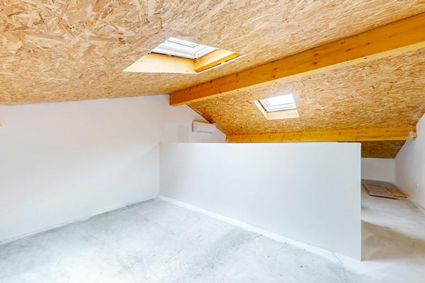 Maison familiale rénovée de 140 m² avec terrasse et double garage