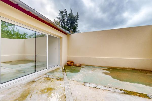 Maison familiale rénovée de 140 m² avec terrasse et double garage