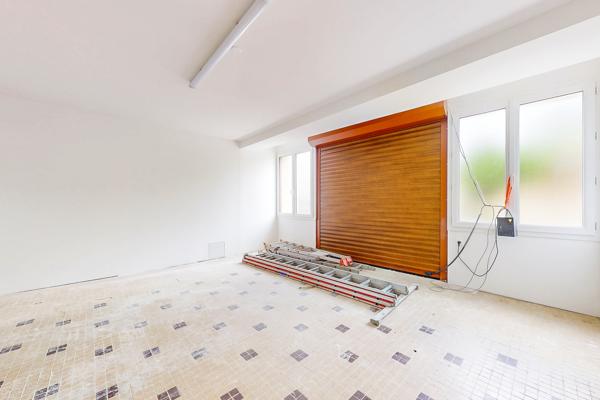 Maison familiale rénovée de 140 m² avec terrasse et double garage