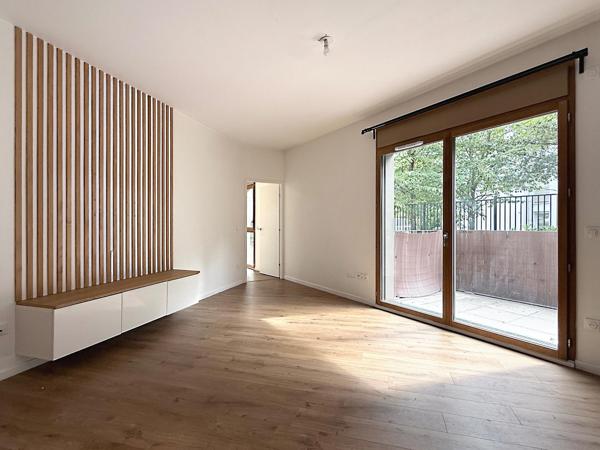 Appartement contemporain et lumineux dans résidence récente.