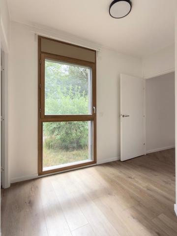 Appartement contemporain et lumineux dans résidence récente.