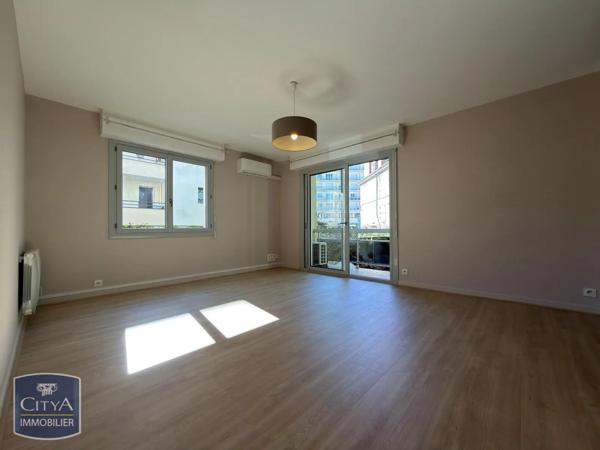 Appartement à louer 4 pièces 77.85m² Brive-la-Gaillarde (19100)