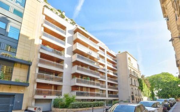 Stationnement à vendre    12 m2 Paris 16