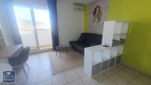 Appartement à louer 1 pièce 21.95m² Saint-Denis (97490)