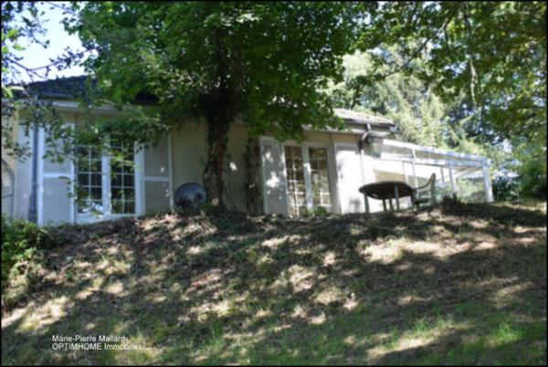 Jolie maison de famille située sur les hauteurs d'Aubusson.