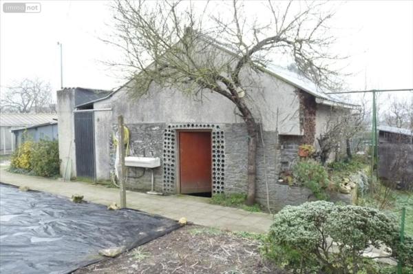 Maison à vendre à Neuilly-le-Vendin en Mayenne (53250), ref : 53075DLS25004