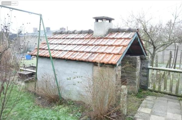 Maison à vendre à Neuilly-le-Vendin en Mayenne (53250), ref : 53075DLS25004