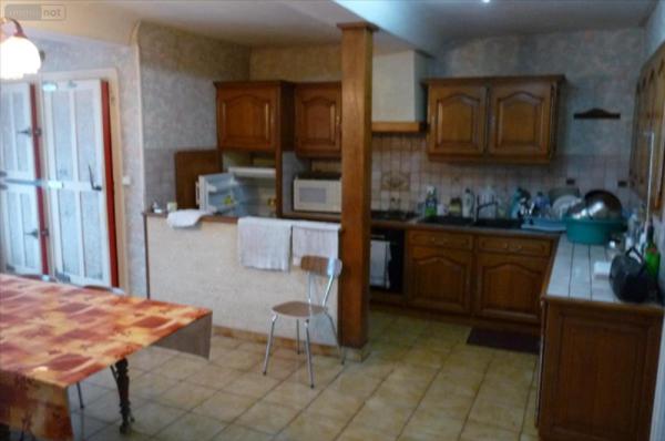 Maison à vendre à Neuilly-le-Vendin en Mayenne (53250), ref : 53075DLS25004