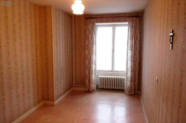 Maison à vendre à Neuilly-le-Vendin en Mayenne (53250), ref : 53075DLS25004