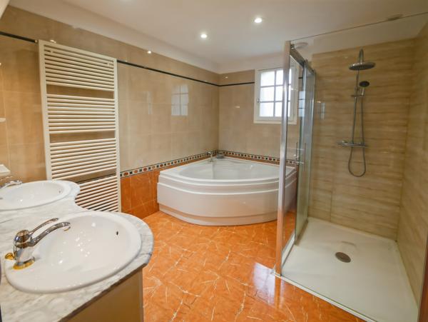 Sylvains-les-Moulins (27240) Maison sylvains les moulins, spacieuse et sans travaux...