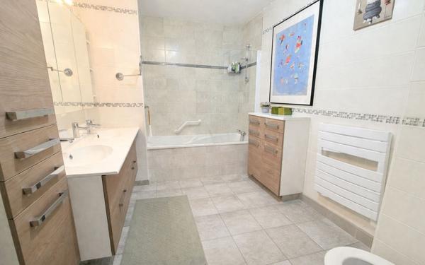 Appartement à vendre    4 pièces • 102,70 m2 La Baule-Escoublac