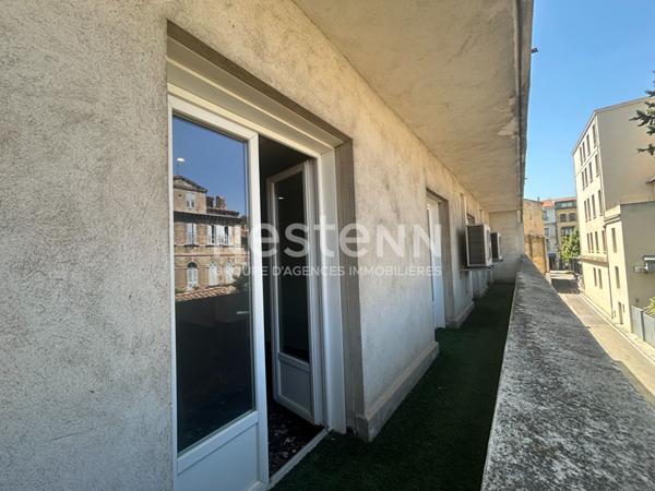 Bureaux (modifiable en habitation) 150m² avec PARKING - Grand standing au coeur d'Avignon intra-muros