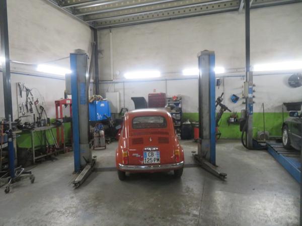 Fonds de GARAGE AUTOS, réparations et entretien toutes MARQUES A vendre DIGNE LES BAINS (04)