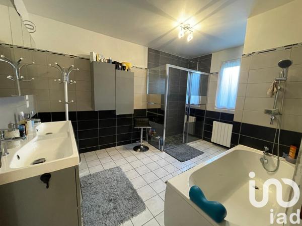 Maison à vendre 5 pièces 138 m² Courville-sur-Eure