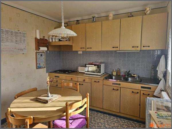 centre Saint-Julien, maison évolutive, toute commodités à pied, terrain constructible, garage, grenier aménageable, 3 chambre