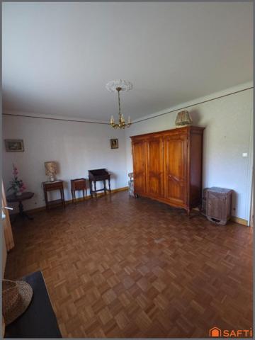 centre Saint-Julien, maison évolutive, toute commodités à pied, terrain constructible, garage, grenier aménageable, 3 chambre