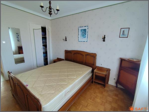 centre Saint-Julien, maison évolutive, toute commodités à pied, terrain constructible, garage, grenier aménageable, 3 chambre