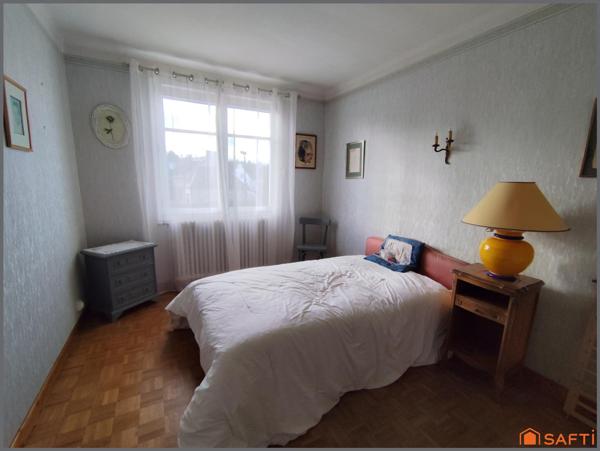 centre Saint-Julien, maison évolutive, toute commodités à pied, terrain constructible, garage, grenier aménageable, 3 chambre