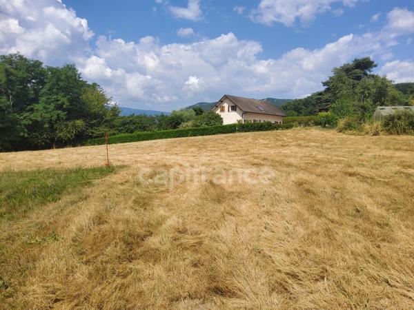 Terrain constructible et divisible en 3 lots, belle exposition !