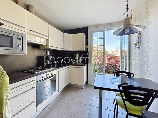 Plain-pied, 3 chambres, garage, beau jardin