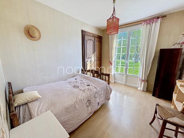 Plain-pied, 3 chambres, garage, beau jardin