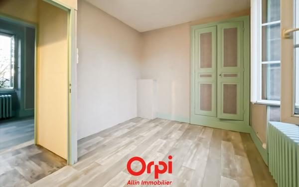 Maison à vendre    4 pièces •  Montmarault