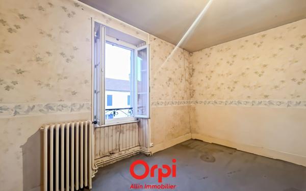 Maison à vendre    4 pièces •  Montmarault