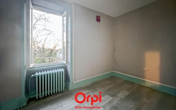 Maison à vendre    4 pièces •  Montmarault