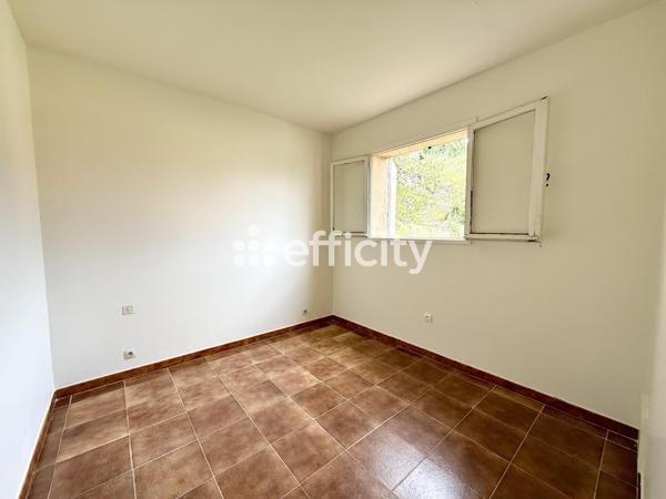 Appartement
         2 pièces
        - 30 m² Exclusivité 100 000 € *