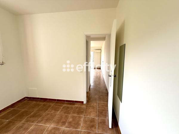 Appartement
         2 pièces
        - 30 m² Exclusivité 100 000 € *