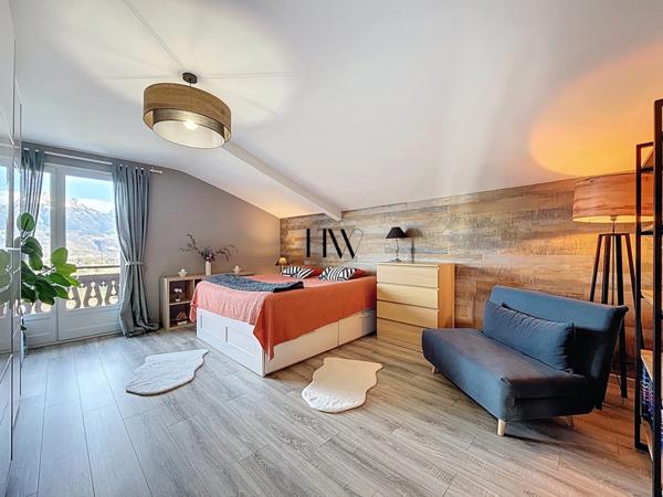 Chalet à vendre - entièrement rénovée avec vue panoramique lac et montagne - 8 pièces SEVRIER (74)