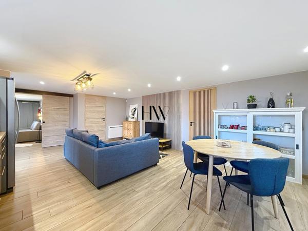 Chalet à vendre - entièrement rénovée avec vue panoramique lac et montagne - 8 pièces SEVRIER (74)