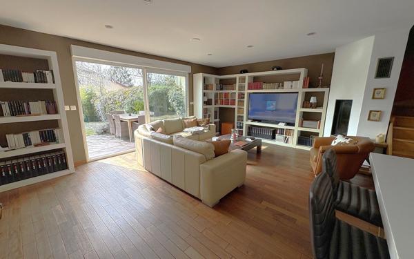 Maison à vendre    4 pièces • 95 m2 Divonne-les-Bains