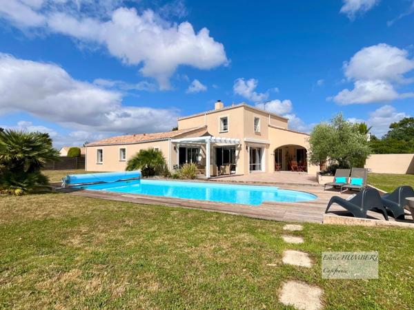 Maison 210m2, 6 pièces-3 garages (85)