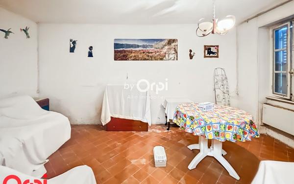 Maison à vendre    2 pièces •  Montmarault