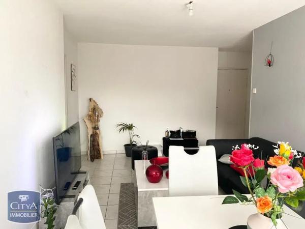 Appartement à louer 2 pièces 52.22m² Niort (79000)