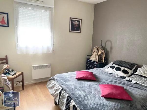 Appartement à louer 2 pièces 52.22m² Niort (79000)