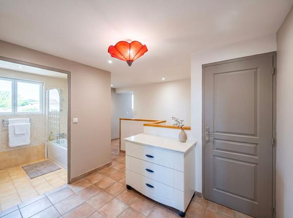 Maison Gardanne 4 pièce(s) 126 m2 - Bel extérieur - Aucun travaux à prévoir - Proche centre ville
