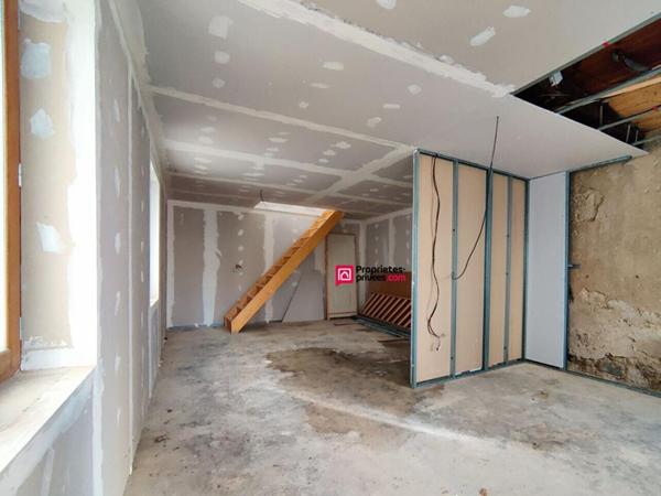 Maison T3 - 70 m² à rénover - 2 chambres  - Azille -  57 000