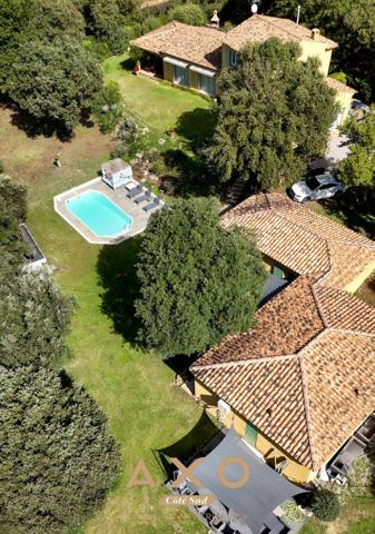 ROGNES - ENSEMBLE IMMOBILIER - PISCINE - CARPORT - TERRAIN  4000 M2 - POSSIBILITE DETACHEMENT - 1 200 000
