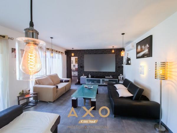 ROGNES - ENSEMBLE IMMOBILIER - PISCINE - CARPORT - TERRAIN  4000 M2 - POSSIBILITE DETACHEMENT - 1 200 000