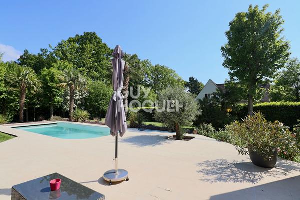 Maison avec Piscine chauffée et sous-sol