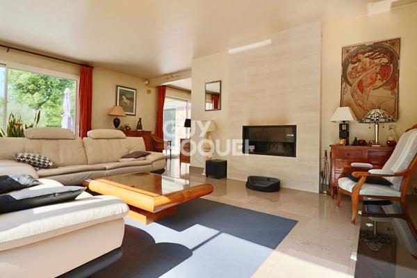 Maison avec Piscine chauffée et sous-sol