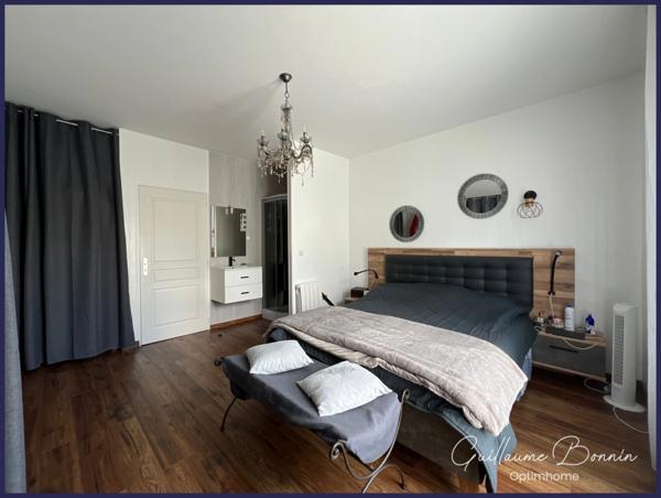 Maison à vendre 5 pièces de 129m², 3 chambres, suite parentale, SPA, garages à NOUAILLÉ-MAUPERTUIS 86340