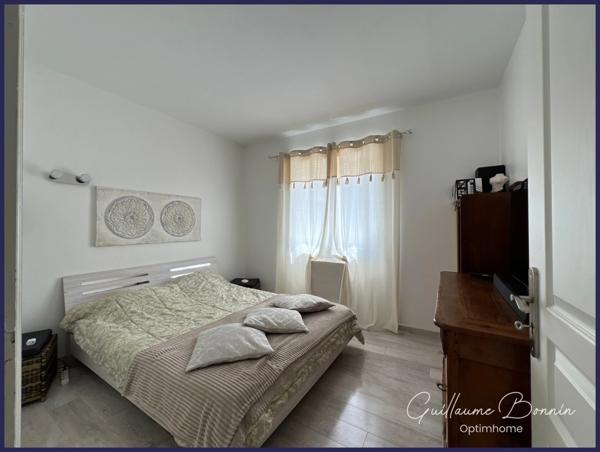 Maison à vendre 5 pièces de 129m², 3 chambres, suite parentale, SPA, garages à NOUAILLÉ-MAUPERTUIS 86340